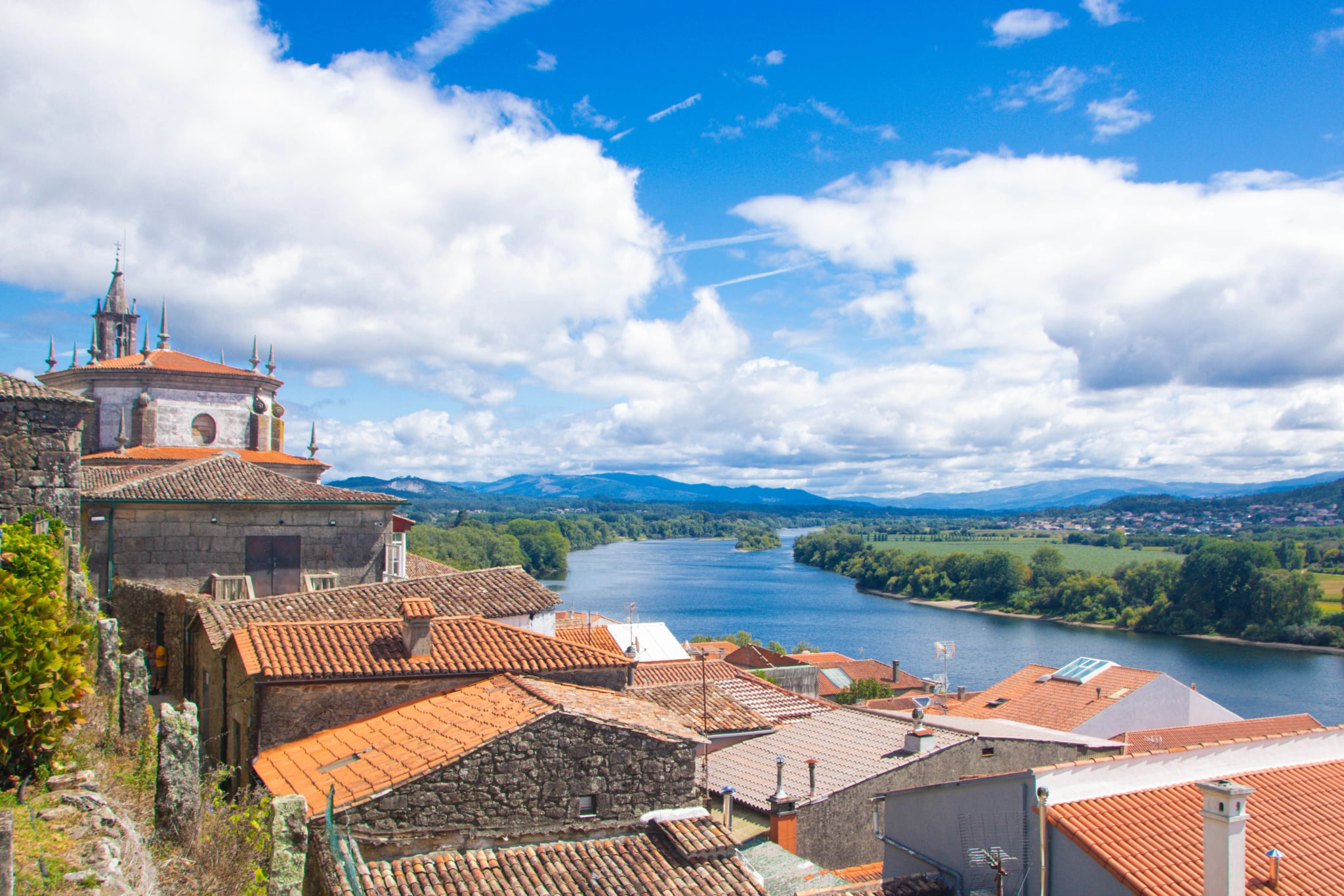 krajina mesta Tui na rieke Minho