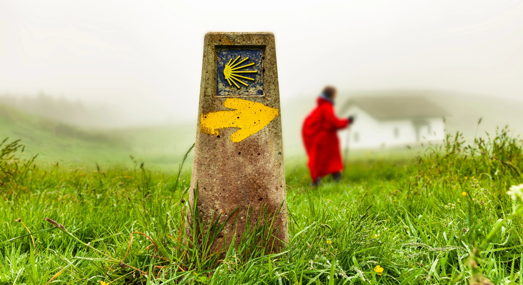 Pútnik na Jakobskej ceste na Ibaneta Pass v Pyrenejach