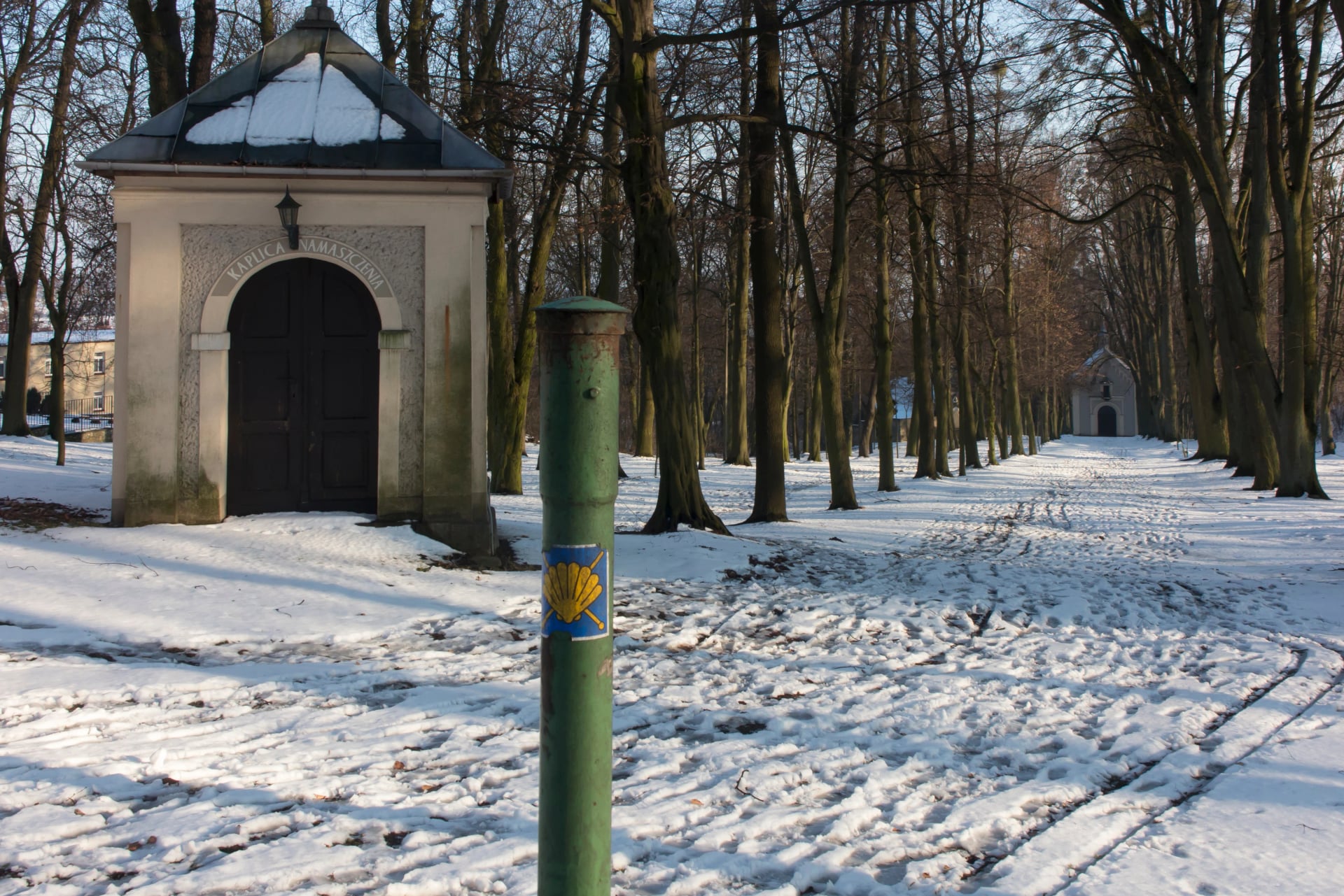 Die Pilgerroute Camino de Santiago, die zur Kathedrale von Santiago de Compostela in Galicien, Nordwestspanien, führt, ein Fragment auf dem Berg St. Anna in Polen